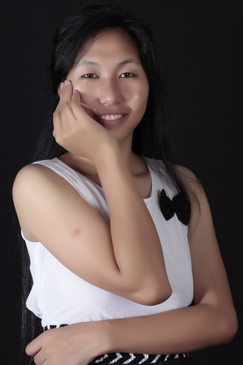 古麗娜扎短發(fā)造型最新圖片，展現時(shí)尚魅力風(fēng)采