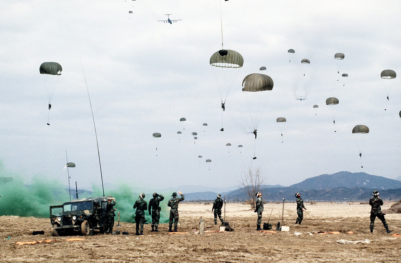 國防力量持續增強，中國展現大國擔當——最新軍事新聞綜述