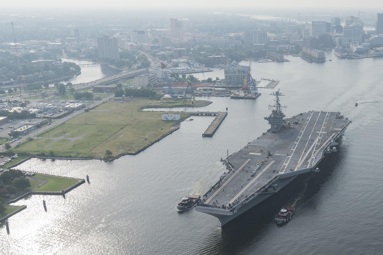 中國海軍第三艘航母福建艦最新進(jìn)展，艦島安裝工作順利進(jìn)行